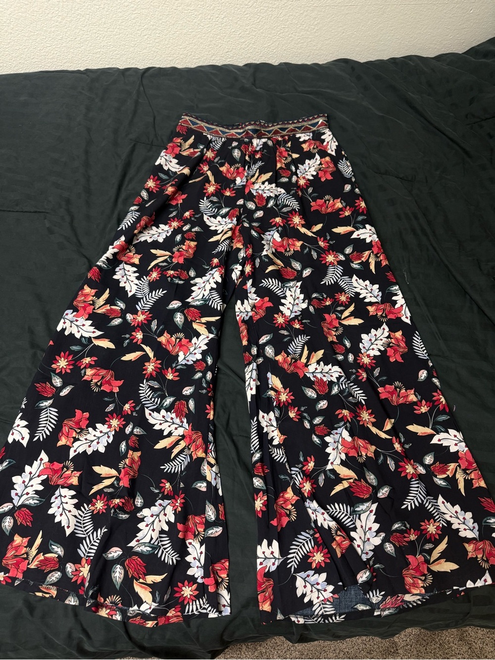 Jaase Embroidered Waist Navy Floral Wide-Leg Palazzo Pants
